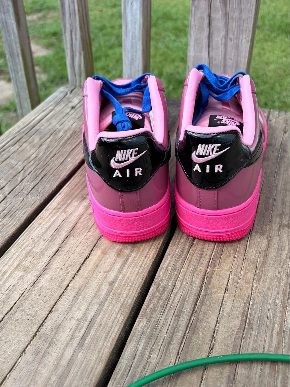 Kids Pink & Black Low-Top Sneakers with Blue Laces